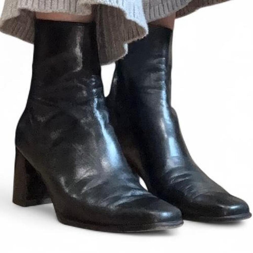 VTG 90s Stuart Weitzman Black Square Toe Block Heel Soft Leather Bootie 7.5